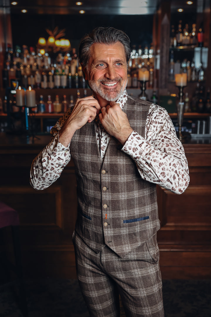 Waistcoat travel windowpane