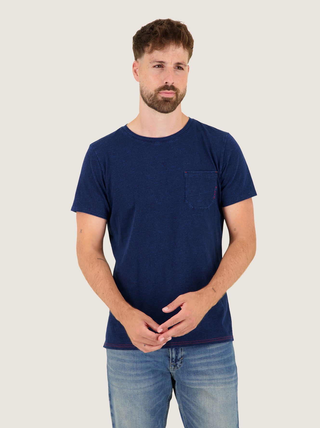T-shirt Keep It Koi – Casual T-shirt with playful back artwork – A